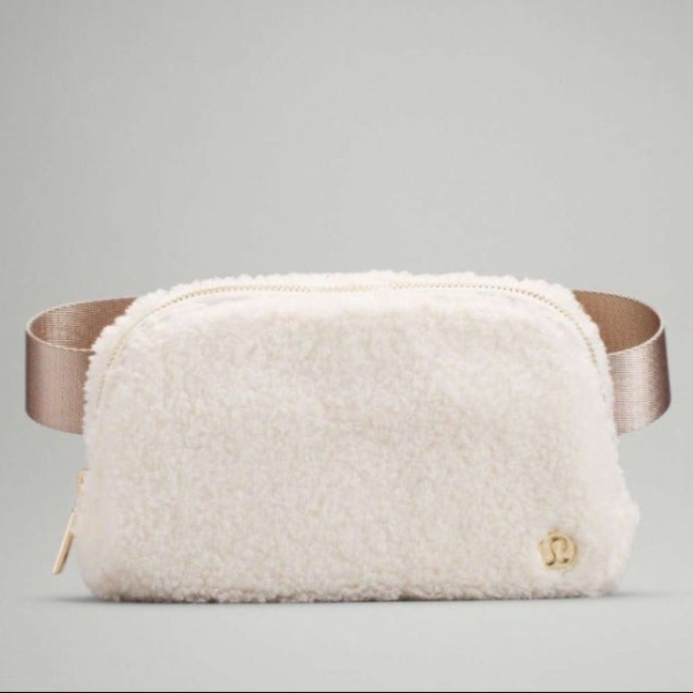 Lululemon Everywhere Fleece Belt Bag